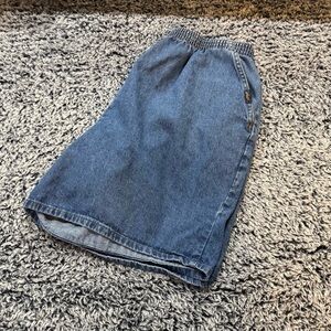 Comfy Chic Shorts, 22W